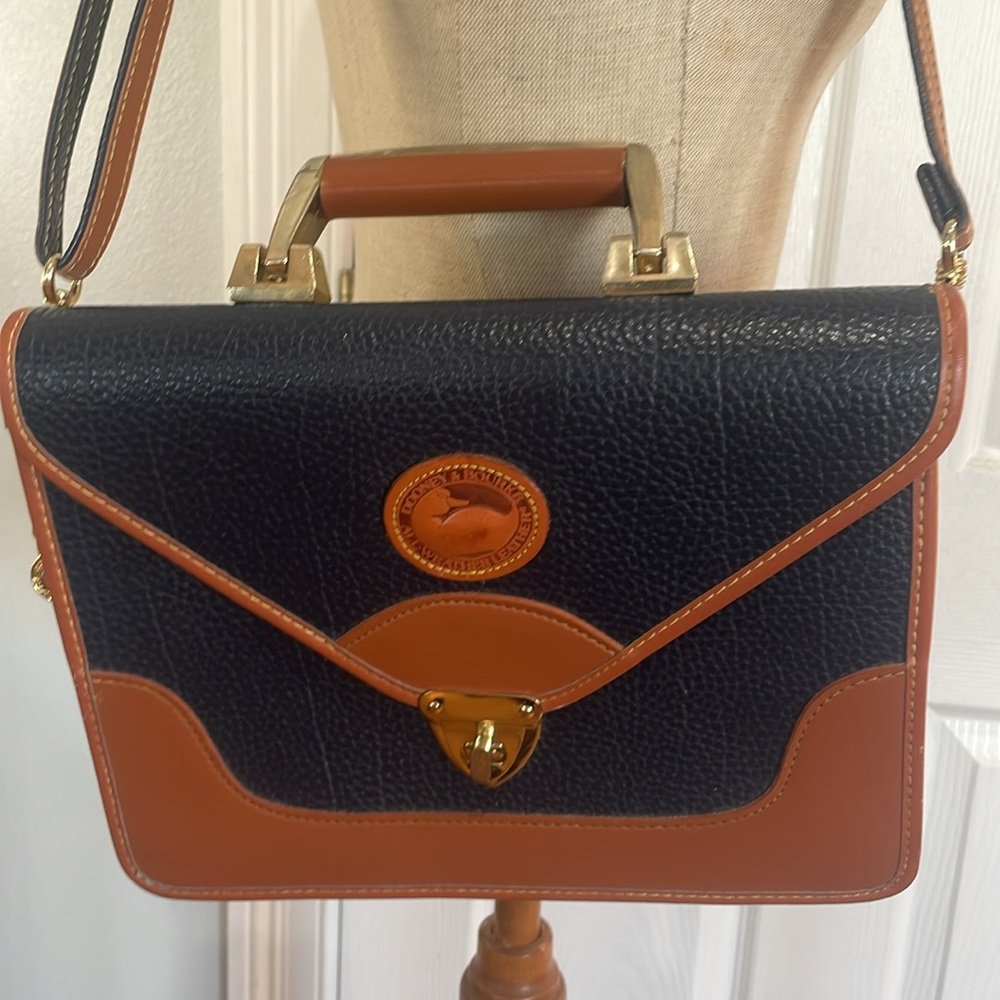 Vintage All Weather leather Carrier black satchel Crossbody bag purse pocketbook